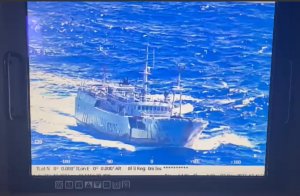 Armada de Chile realiza fiscalización pesquera en el área de Rapa Nui