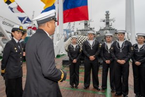 SHOA y dotación del buque ARC Simón Bolívar de la Armada de Colombia intercambiaron experiencias