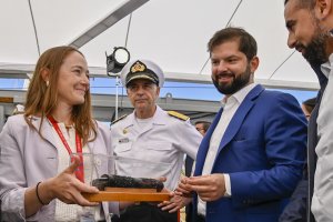 A bordo del “Aquiles” se anunció importante proyecto de fibra óptica submarina que conectará con Oceanía A bordo del “Aquiles” se anunció importante proyecto de fibra óptica submarina que conectará con Oceanía