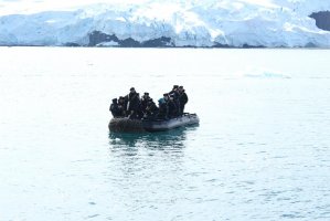 Congreso Futuro recorrió instalaciones de la Gobernación Marítima de la Antártica Chilena y del ATF Galvarino