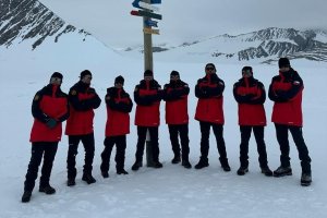 Con éxito Personal de la Armada de Chile concluyó su participación en la Campaña Científica Conjunta "Glaciar Unión" 2023/2024