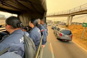 Personal de la Armada se despliega en apoyo a comunas afectadas por incendios