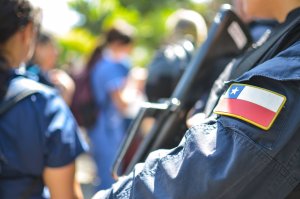 Personal de la Armada entrega seguridad a colegios que funcionan como albergues Personal de la Armada entrega seguridad a colegios que funcionan como albergues