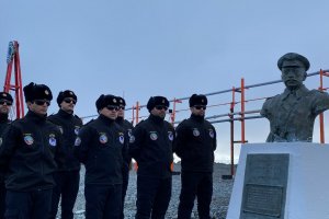 Dotaciones Antárticas conmemoraron aniversario del fallecimiento del Piloto Pardo