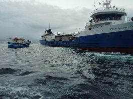 Armada apoyó a lancha a la deriva en el sector de Golfo Corcovado Armada apoyó a lancha a la deriva en el sector de Golfo Corcovado