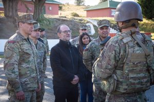 Subsecretario para las Fuerzas Armadas visita la Tercera Zona Naval Subsecretario para las Fuerzas Armadas visita la Tercera Zona Naval
