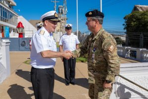 Jefe del Estado Mayor Conjunto se actualizó sobre los avances del Servicio Hidrográfico y Oceanográfico de la Armada Jefe del Estado Mayor Conjunto se actualizó sobre los avances del Servicio Hidrográfico y Oceanográfico de la Armada