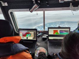 Lancha Hidrográfica “Orca” efectúa mediciones y registro de datos en el Territorio Chileno Antártico