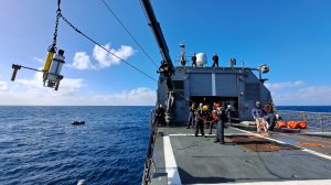 OPV “Comandante Toro” efectúa mantenimiento a boya DART 4G en Constitución OPV “Comandante Toro” efectúa mantenimiento a boya DART 4G en Constitución