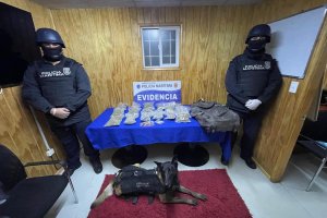 Policía Marítima de Puerto Montt intercepta barcaza que transportaba droga