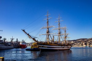 Buque Escuela “Amerigo Vespucci” recaló a Valparaíso