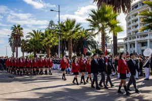 Casi tres mil escolares rindieron homenaje a las Glorias Navales en Viña del Mar Casi tres mil escolares rindieron homenaje a las Glorias Navales en Viña del Mar