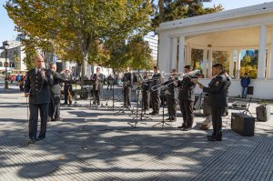 Banda insignia de la Segunda Zona Naval se presentó en la plaza Independencia de Concepción Banda insignia de la Segunda Zona Naval se presentó en la plaza Independencia de Concepción