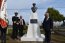 Armada de Chile entregó busto del Marinero 2º Gregorio Araya a la comuna de Tomé