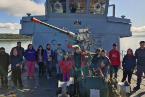 Escolares de Islas Cailin y Laitec visitaron el Patrullero Médico Dental “Cirujano Videla” Escolares de Islas Cailin y Laitec visitaron el Patrullero Médico Dental “Cirujano Videla”