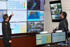 SHOA invitó a Director de SENAPRED Regional a conocer la operación del Sistema Nacional de Alarma de Maremotos