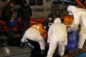 Armada coordina rescate y traslado de pescador fallecido en Bahía Orange Armada coordina rescate y traslado de pescador fallecido en Bahía Orange