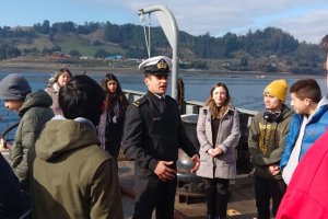 “Escuela Camino de Esperanza” de Puerto Montt visitó Base Naval Chinquihue “Escuela Camino de Esperanza” de Puerto Montt visitó Base Naval Chinquihue