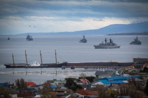 Poder Naval en territorio Austral: arribo de la Escuadra Nacional a Punta Arenas Poder Naval en territorio Austral: arribo de la Escuadra Nacional a Punta Arenas