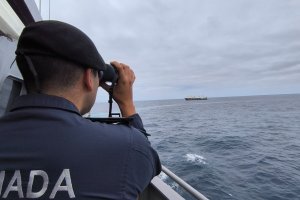 Armada de Chile realiza fiscalización en cercanías de Islas Desventuradas Armada de Chile realiza fiscalización en cercanías de Islas Desventuradas