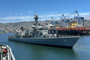 Buques de la Armada se trasladan a Juan Fernández para conmemorar sus 450 años de historia Buques de la Armada se trasladan a Juan Fernández para conmemorar sus 450 años de historia