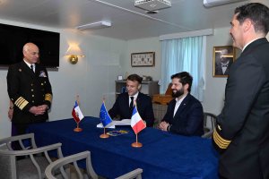 Presidente de Francia conoció las capacidades del rompehielos “Almirante Viel” Presidente de Francia conoció las capacidades del rompehielos “Almirante Viel”