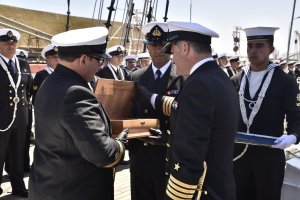 Asume nuevo Comandante del Buque Escuela “Esmeralda” Asume nuevo Comandante del Buque Escuela “Esmeralda”