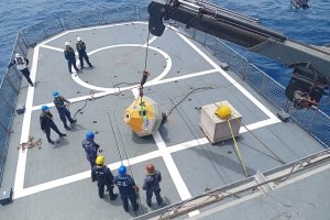 Personal especialista del SHOA efectúo fondeo de boya a bordo del OPV “Comandante Toro”