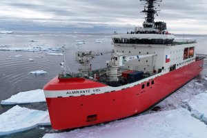 Rompehielos "Almirante Viel" ejecuta exitosa primera jornada de pruebas de verano Rompehielos "Almirante Viel" ejecuta exitosa primera jornada de pruebas de verano