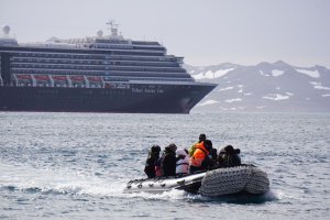 Gobernación Marítima del Territorio Chileno Antártico coordinó evacuación médica en Bahía Fildes Gobernación Marítima del Territorio Chileno Antártico coordinó evacuación médica en Bahía Fildes
