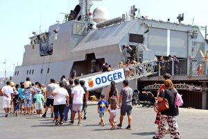 Unidades de la Armada recibieron a la comunidad Antofagastina Unidades de la Armada recibieron a la comunidad Antofagastina