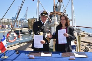 Primera Zona Naval renovó convenio de colaboración con Municipalidad de Vitacura