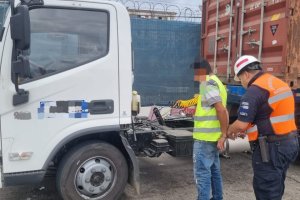 Policía Marítima detiene a transportista extranjero irregular al interior del puerto de Valparaíso