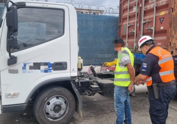Policía Marítima detiene a transportista extranjero irregular al interior del puerto de Valparaíso