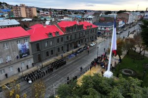 Punta Arenas recibe el Mes del Mar con ceremonia de Izamiento del Pabellón Nacional