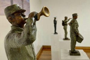 Armada de Chile y Museo Marítimo Nacional inauguran exposición escultórica en Iquique en el marco del Mes del Mar