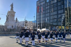 Cinco mil estudiantes rindieron homenaje a las Glorias Navales en Valparaíso