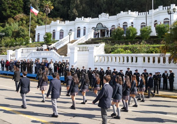 Estudiantes de la provincia de Concepción rindieron homenaje a los héroes de Iquique en la Base Naval Talcahuano
