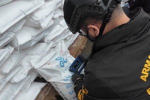 Operativo conjunto de Policía Marítima, Fiscalía de Arica, y Aduanas registra cuarta incautación con 108 toneladas de precursores químicos