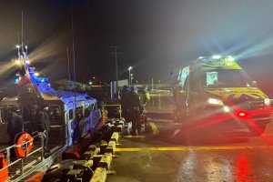 Armada de Chile efectuó evacuación médica desde Puerto Edén a Puerto Natales