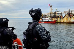 Autoridad Marítima fiscalizó flota pesquera extranjera fondeada en Talcahuano