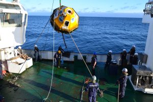 Buque “Cabo de Hornos” realizó mantenimiento y reparación de boya DART 4G frente a Pichidangui