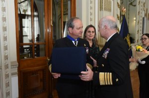 Tras 40 años al servicio de la Armada de Chile, se realiza Ceremonia de despedida del Vicealmirante Pablo Niemann