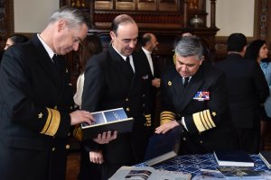 Armada de Chile celebra 40 años de la revista institucional “Vigía”