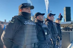 Armada de Chile resguardó a participantes del “Chapuzón del Estrecho 2025”