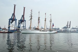 Buque Escuela (BE) “Esmeralda” termina su paso por Yakarta e inicia su navegación a Sidney
