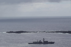 Fragata “Almirante Lynch” apoya caso de Búsqueda y Rescate en Rapa Nui