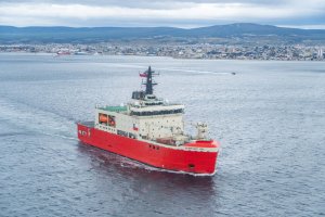 Armada de Chile retoma operaciones de invierno en la Antártica tras ocho años