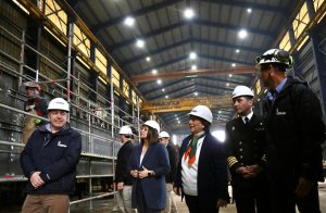 Ministra Delpiano visita Gobernación Marítima de Valdivia y Astilleros de ASENAV