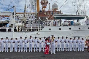 Buque Escuela (BE) “Esmeralda” recala en el puerto de Papeete